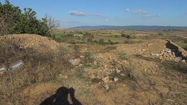 Tekirdağ’da definecilerin tarlada altın aradığı iddiası