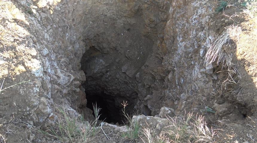 Tekirdağ&rsquo;da definecilerin tarlada altın aradığı iddiası