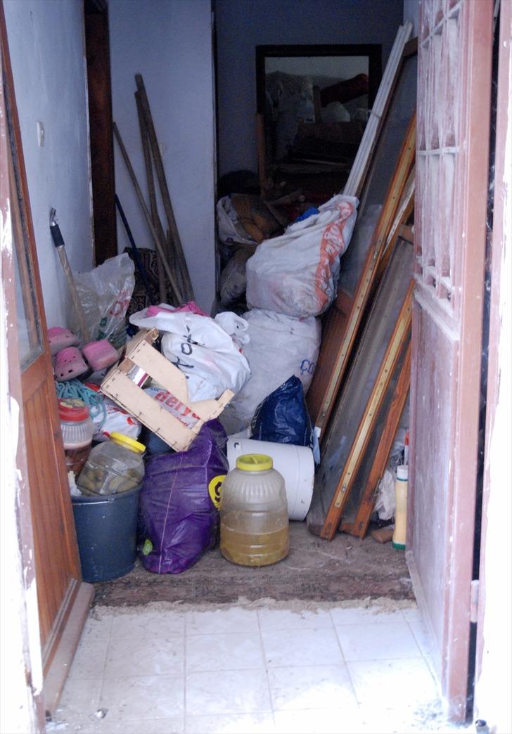 Ataşehir'de 'çöp evde' temizlik G3