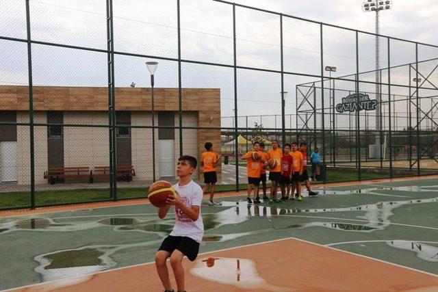 Genç basketbolcular Büyükşehir’de yetişiyor