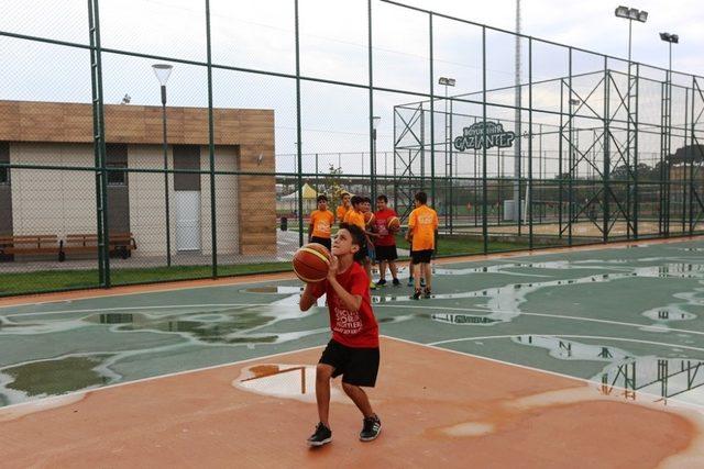 Genç basketbolcular Büyükşehir’de yetişiyor