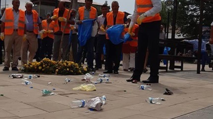 Tuzluca Belediye Başkanı T&uuml;rkan temizlik yaptı