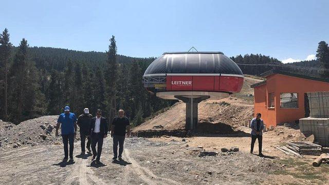 Kaymakam Koşal, yapımı devam eden yeni telesiyej hattında incelemelerde bulundu