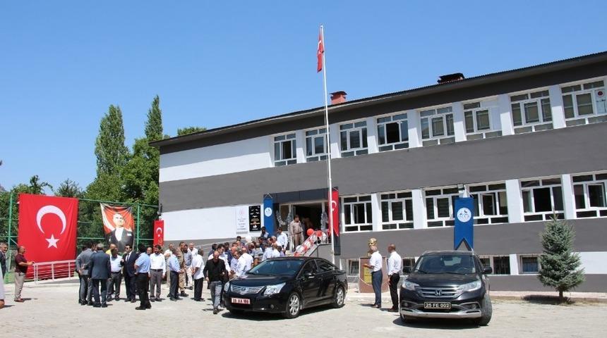 Olur&rsquo;da 700 bin liralık semt k&uuml;t&uuml;phanesi a&ccedil;ıldı