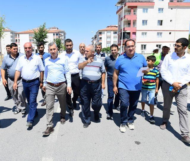 Başkan Çınar, kaldırım yenileme çalışmalarını inceledi