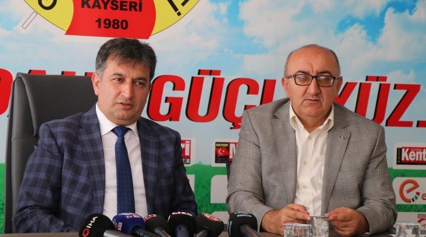 Gazeteciler yüzme öğrenecek