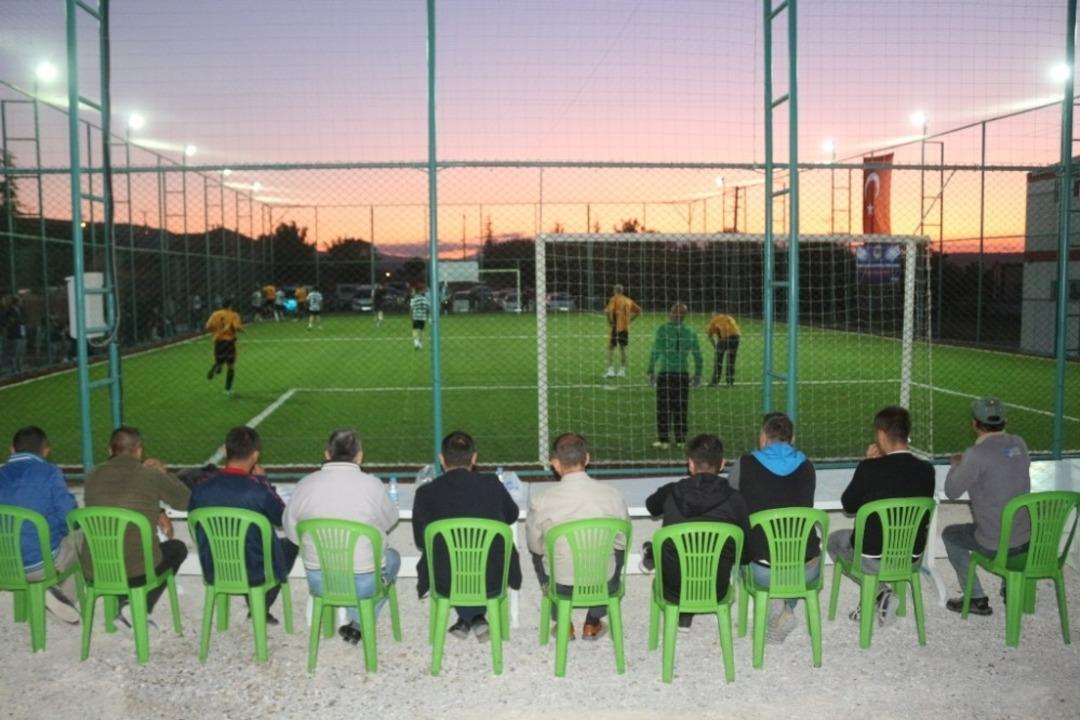 İn&ouml;n&uuml;&rsquo;de turnuva heyecanı başladı