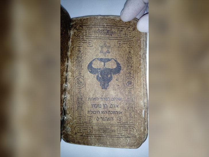 Malatya'da piyasa değeri 5 milyon dolar olan İbranice el yazması kitap ele geçirildi G4