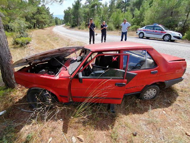 Ağaca çarpan otomobildeki anne- kız ağır yaralandı