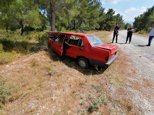 Ağaca çarpan otomobildeki anne- kız ağır yaralandı