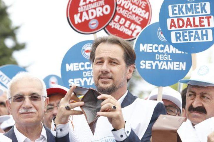 Memurlardan bakanlık önünde 'cüzdan atma' eylemi G3