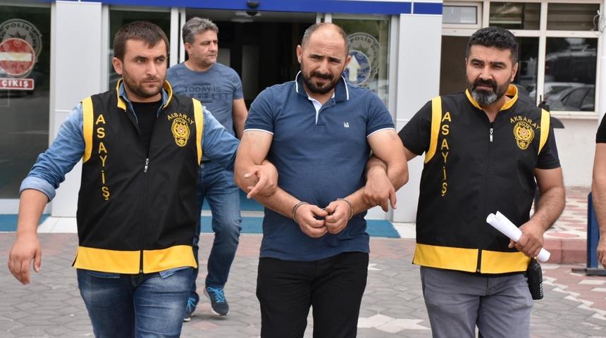 35 yıl hapis cezası bulunan şüpheli elbiselerin arasında yakalandı