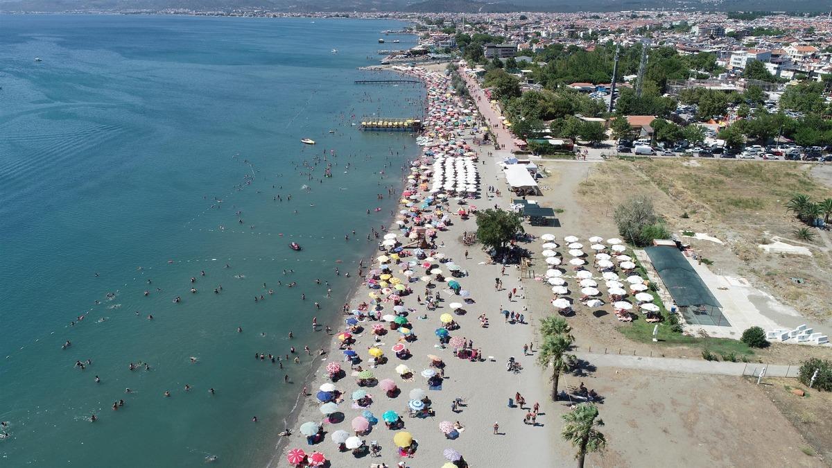 Yerli ve yabancı turistler Balıkesir sahillerinden vazge&ccedil;emiyor
