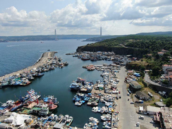 Kamıştan tekne İstanbul Boğazı'ndan geçti G4