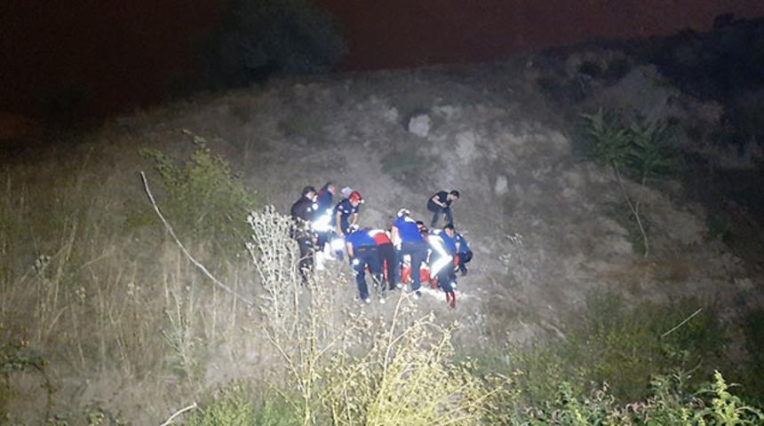 50 metreden dereye d&uuml;şen kişi iki saatlik &ccedil;alışmayla kurtarıldı