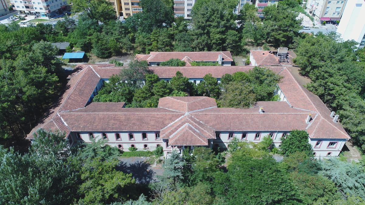 Harabeye d&ouml;nm&uuml;şt&uuml;! 128 yıllık bina yeniden hastane olacak