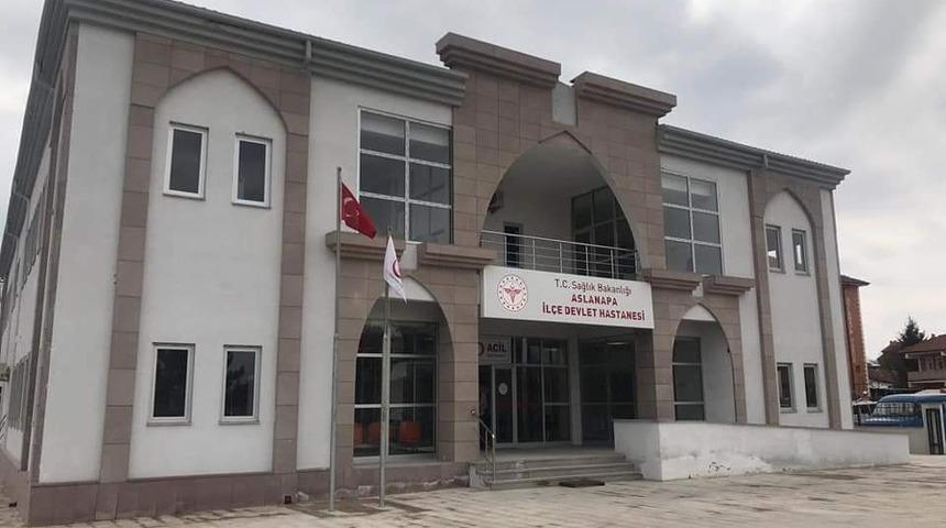 Aslanapa İl&ccedil;e Devlet Hastanesi&rsquo;nde aylardır acil poliklinik hizmeti verilemiyor