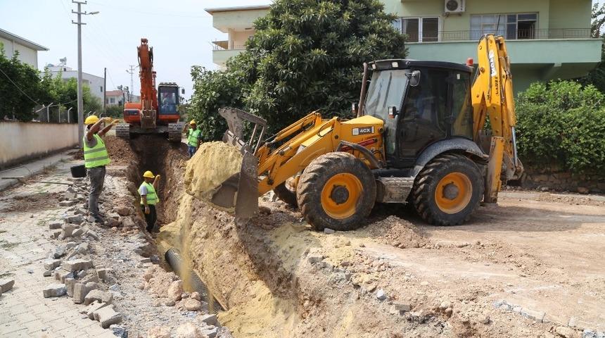 &Uuml;&ccedil; mahallenin kanalizasyon sorunu &ccedil;&ouml;z&uuml;ld&uuml;