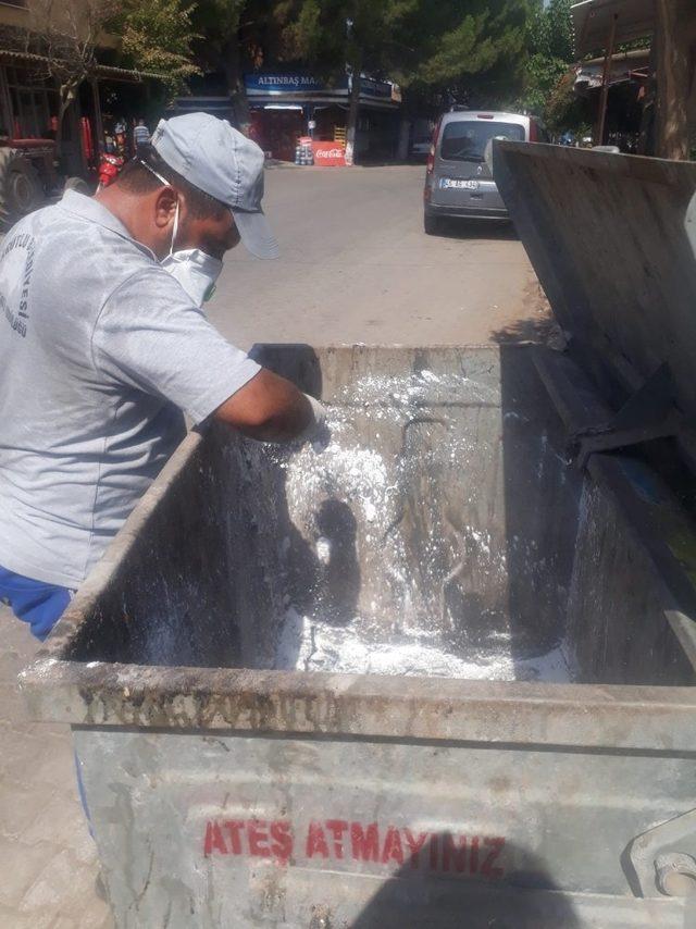 Turgutlu’da çöp konteynerlerine temizlik çalışması