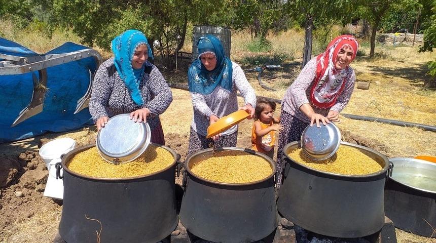 Kış i&ccedil;in "Buğday" kaynatma zamanı
