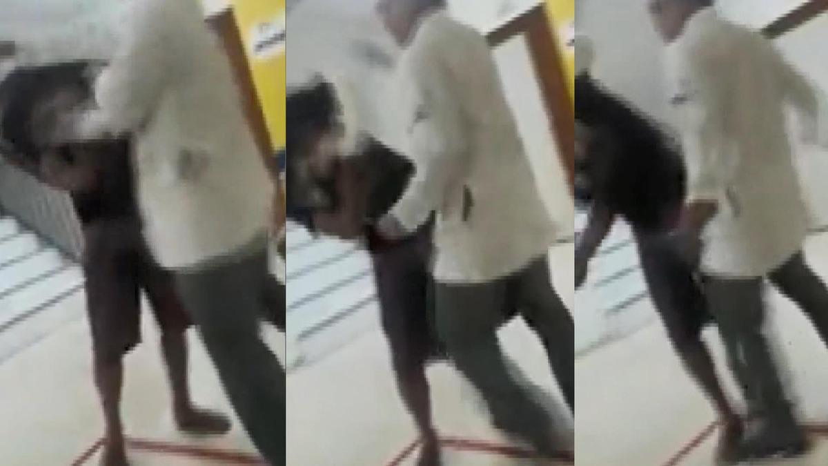 Hastanede skandal olay! Sağlık &ccedil;alışanı, hastayı tokatladı