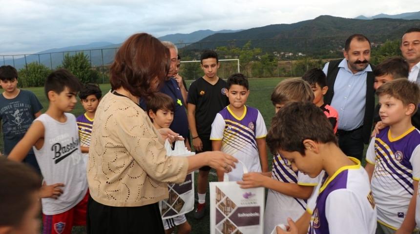 Başkan K&ouml;se yaz spor okullarındaki &ouml;ğrencilerle bir araya geldi