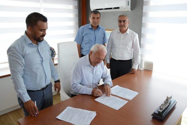 Lapseki Belediyesi ile Hizmet İş Sendikası arasında toplu iş sözleşmesi imzalandı