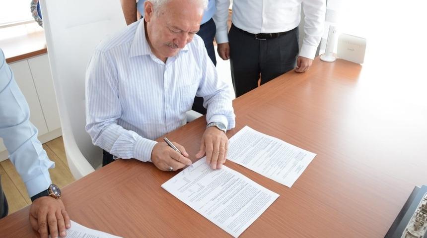 Lapseki Belediyesi ile Hizmet İş Sendikası arasında toplu iş s&ouml;zleşmesi imzalandı