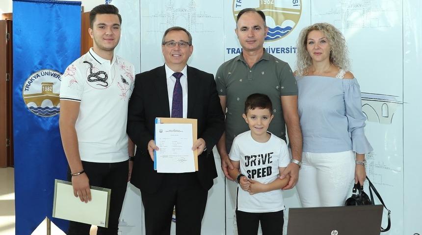 Aile boyu Trakya &Uuml;niversiteli