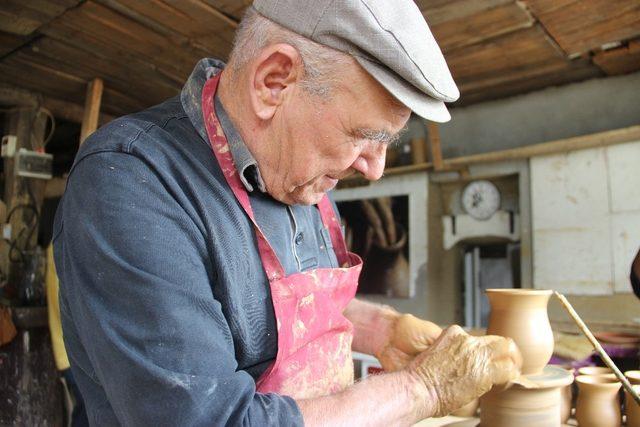 Çamura şekil vermekle geçen 66 yıl