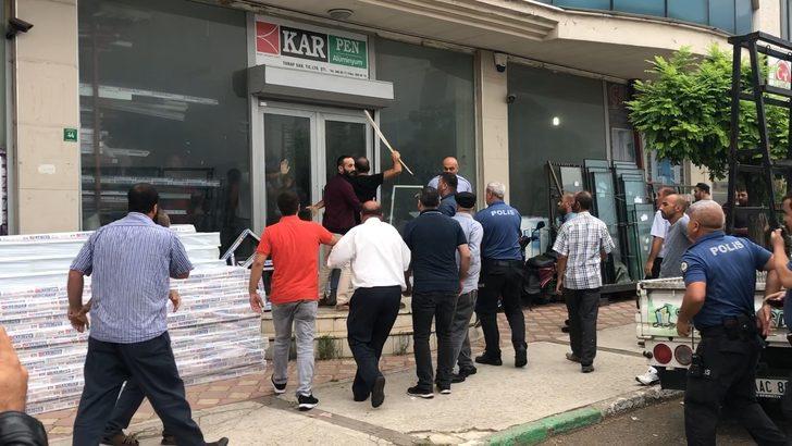 Sopalarla saldırdılar! Park kavgası karakolda bitti G1