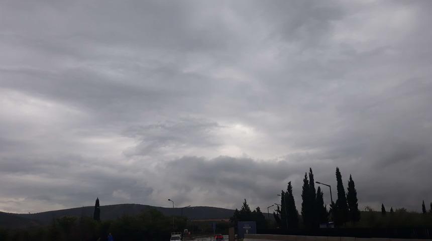 İstanbul'u etkisi altına alan yağış sonrası İBB'den a&ccedil;ıklama