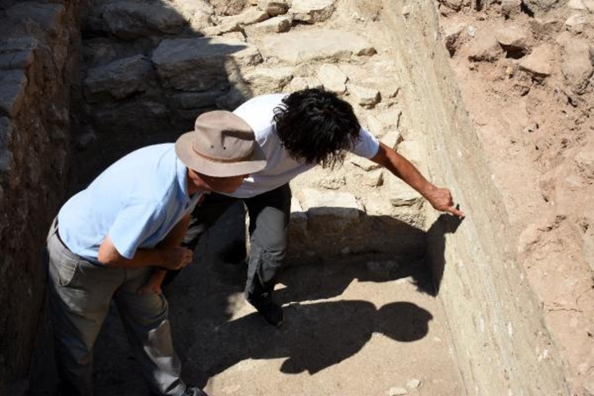 &Ccedil;anakkale'de heyecanlandıran keşif! Arkeoloji d&uuml;nyasında b&uuml;y&uuml;k yankı uyandıracak