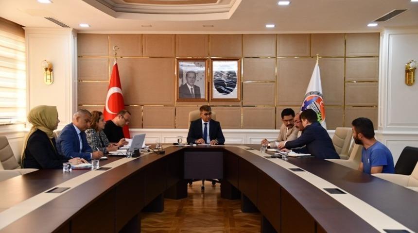 Halk toplantıları Vali G&uuml;rel başkanlığından s&uuml;r&uuml;yor