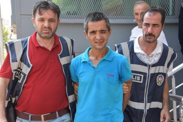 Dede ve ninesini vahşice bı&ccedil;aklayan torun adliyeye sevk edildi 2