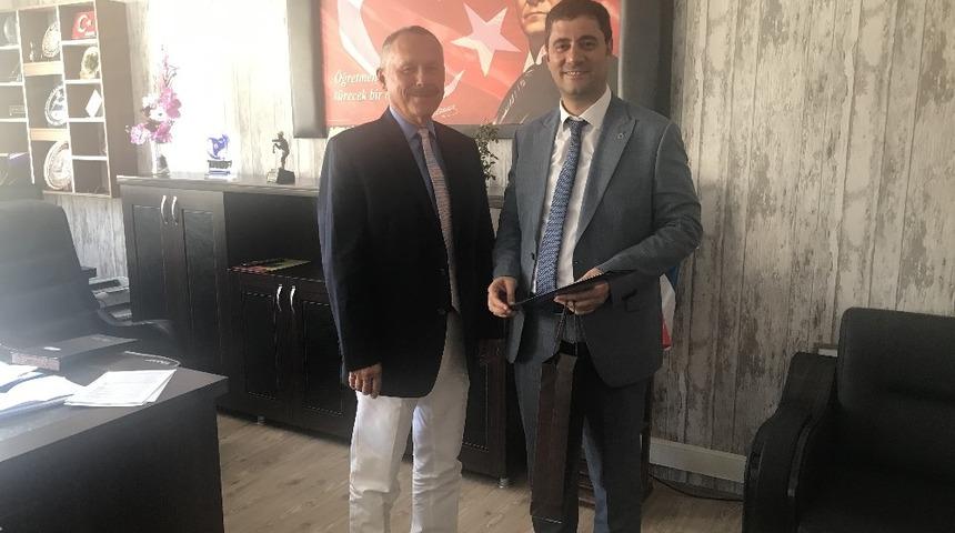 İl Milli Eğitim ve Yakutiye İl&ccedil;e Milli Eğitim M&uuml;d&uuml;rl&uuml;ğ&uuml; ziyaret ettiler