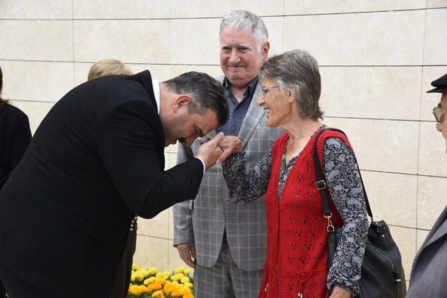 Huzurevi sakinlerinden Rektör Çomaklı’ya ziyaret