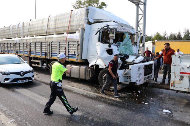 Eskişehir'de 6 araç birbirine girdi: 2 yaralı