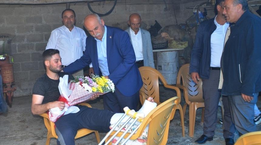 Mayına basarak yaralanan asker baba evinde