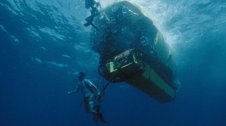 Titanik enkazının bir kısmı okyanusun 3,8 km derinliğinde yok oluyor