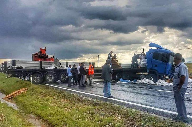 Nallıhan’daki tır kazasında faciadan dönüldü G2