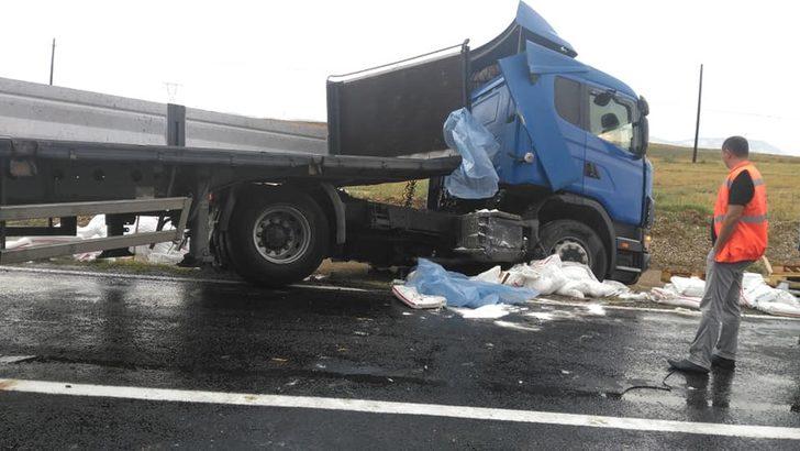 Nallıhan’daki tır kazasında faciadan dönüldü G3