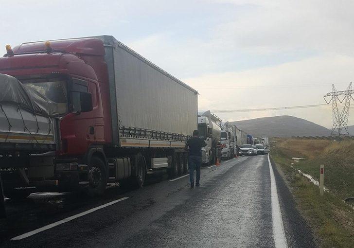 Nallıhan’daki tır kazasında faciadan dönüldü G4