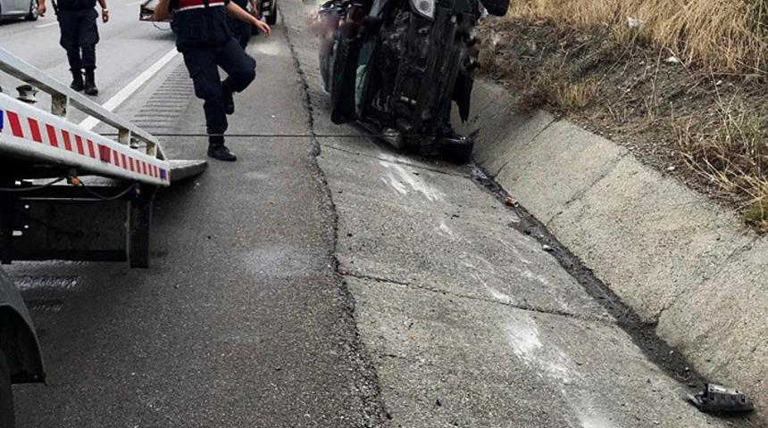 Tosya Çevlik Kavşağında kaza; 2 yaralı