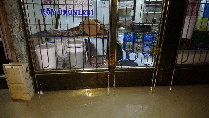 Tokat’ta ev ve iş yerlerini su bastı G3