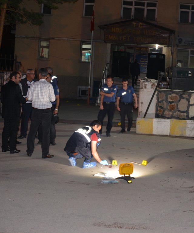 Polis merkezi önünde silahlı kavga: 2 ölü, 1'i polis 5 yaralı