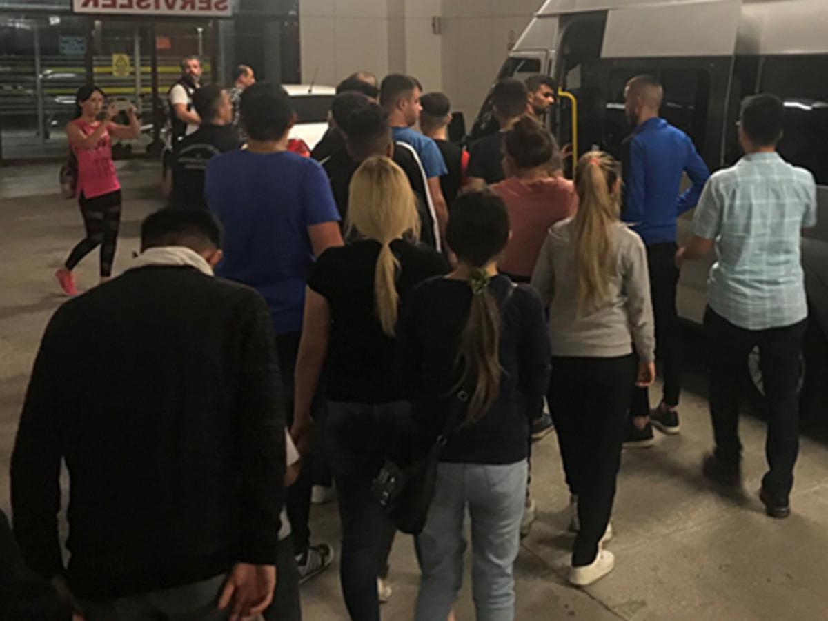 Edirne'de okul servisiyle g&ouml;&ccedil;men ka&ccedil;ak&ccedil;ılığı