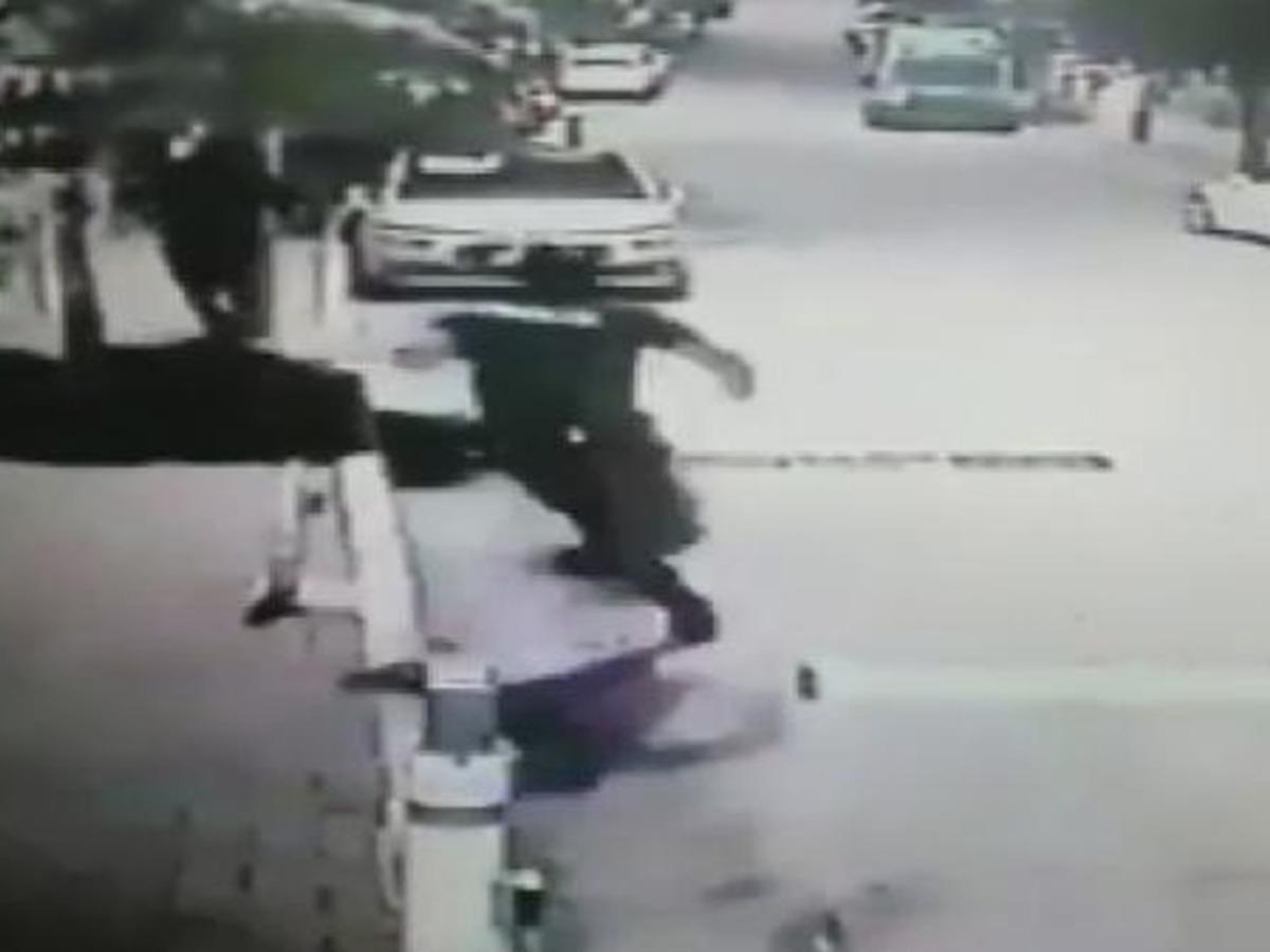 İstanbul'da hırsızlık yapan ş&uuml;pheli polis kovalamacası sonunda yakalandı