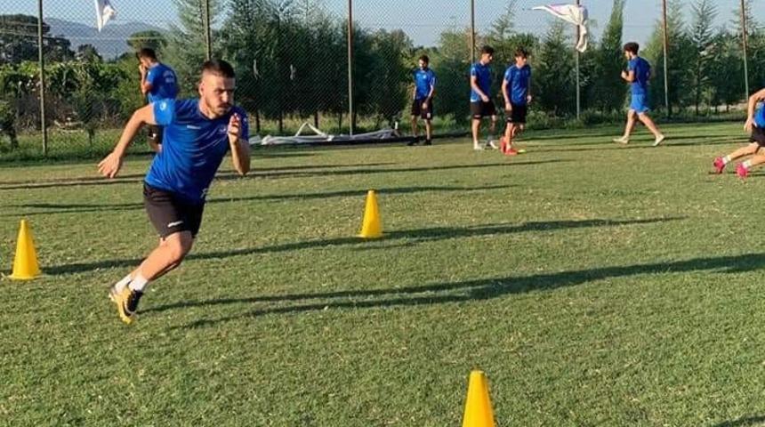 Yunusemre Belediyespor hazırlıklarını s&uuml;rd&uuml;r&uuml;yor