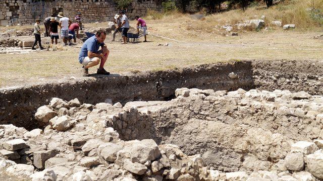 Limyra Antik Kenti'nde 50. yıl kazıları